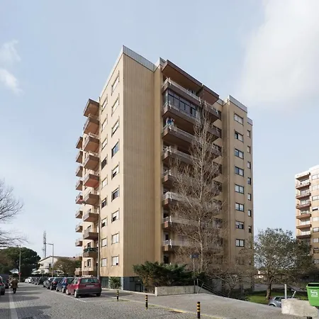 Lovelystay - Newly Decorated 2Br Flat With Free Parking Vila Nova de Gaia Exterior photo