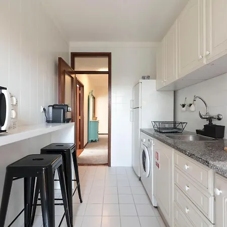 Lovelystay - Newly Decorated 2Br Flat With Free Parking Vila Nova de Gaia Exterior photo
