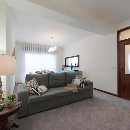 Lovelystay - Newly Decorated 2Br Flat With Free Parking Vila Nova de Gaia Exterior photo