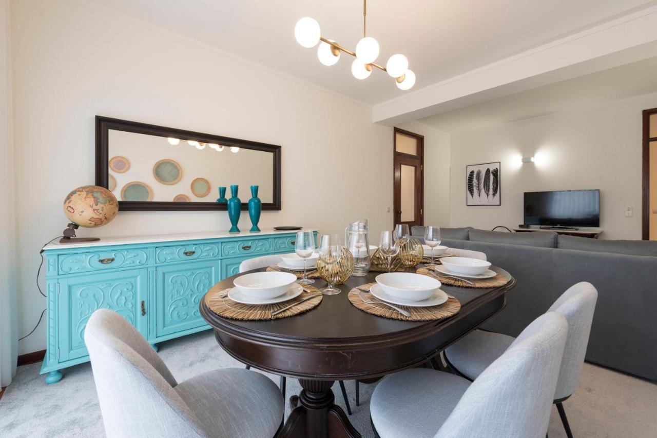 Apartment Lovelystay - Newly Decorated 2br Flat With Free Parking